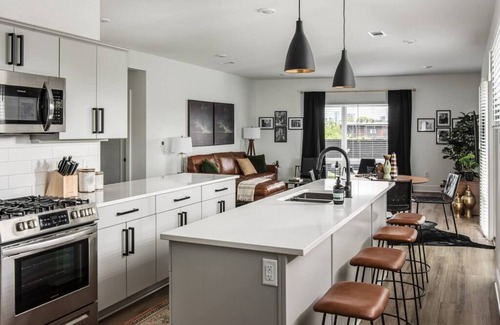 Hadley - Washington Apartment | 4 Bedroom Penthouse w/Rftop Deck/Beautiful Views