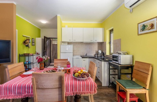 Soline House | 4 bedroom pet friendly home in Soline