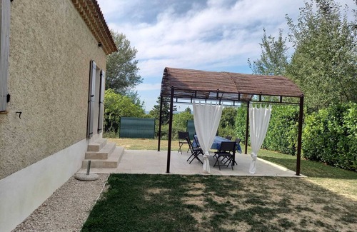 Entrechaux House | 4 Bedroom Private vacation home in MalaucÃ¨ne