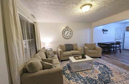 Blacksburg House | 4 Bedroom Spacious Home - Close to VT