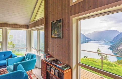 Luster House | 4 bedroom stunning home in Skjolden