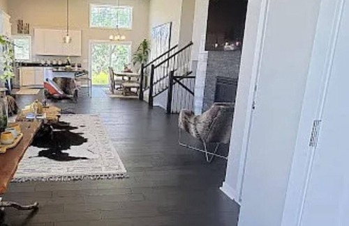 Savage House | 4-bedroom vacation home 18 minutes from Mall of America