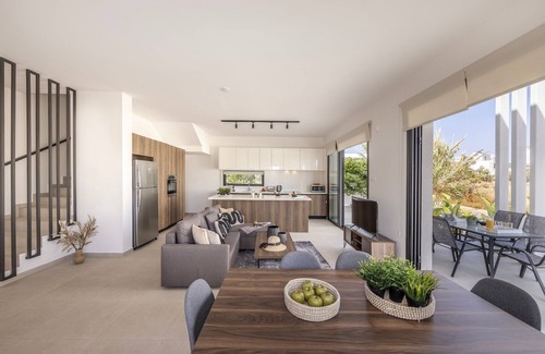 Ayia Napa Hotel | 4 bedroom villa In Nissi beach