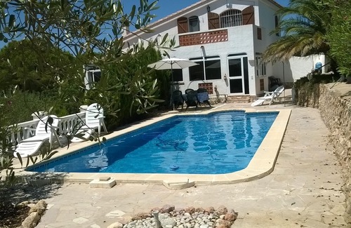 L'Ampolla Villa | 4 bedroom villa with pool in L'ampolla 2 km from the beach