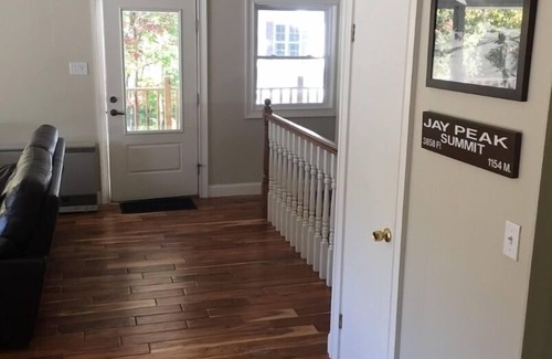 Jay House | 4 Bedrooms! 2 Living areas! QUICK ACCESS TO JAY PEAK!