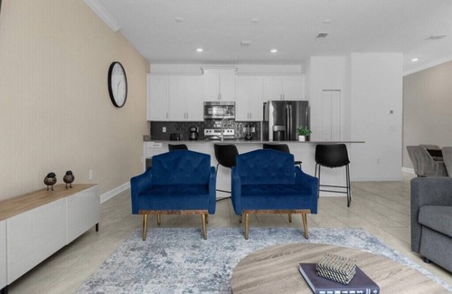 Davenport House | 4 Bedrooms/3 Bathrooms/Champions Gate (1080LS)