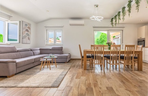 Lovrec Villa | 4 bedrooms, 3 bathrooms, Playground, 4 Mountain bikes, 2.000sqm of well organized private plot with many relaxing corners, only 30km from beaches in Pisak
