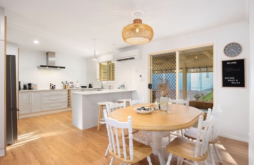 Pialba House | 4 Bedrooms Beach House at Hervey Bay - 5 stars