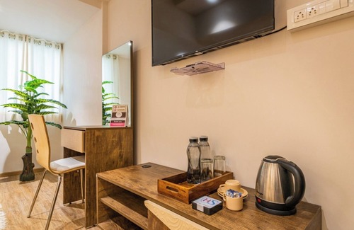 Borivali East Apartment | 4 Bedrooms suite - Close to Borivali Station