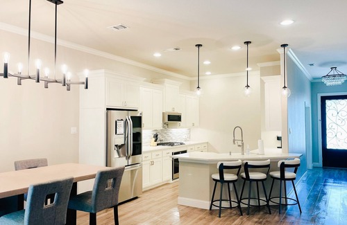 McKinney House | 4 beds/3 bedrooms/Family & Pet Friendly