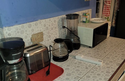 Yallahs Apartment | 4 beds with parking off streets apartment