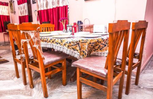 Hyderabad Apartment | 4 BHK Furnished Flat - Near Charminar and Salar Jung Museum