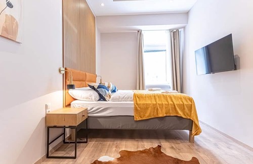 Neulerchenfeld Apartment | 4-BR Apt, Ideal for Groups, 6-Min to Stadthalle
