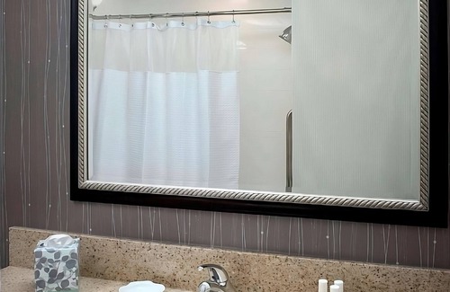 Tinton Falls Hotel | 4 Budget-Friendly Units! Near Tinton Falls Recreation Complex, Pet-Friendly!