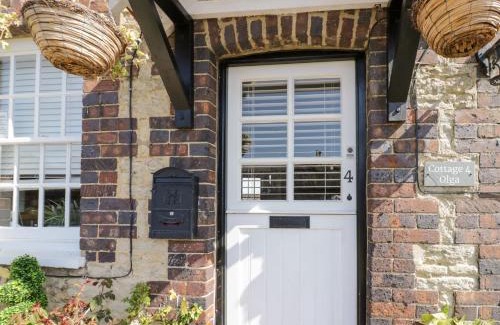 Stoke Bruerne House | 4 Canalside Cottages
