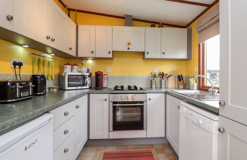 Faversham Cottage | 4 COUNTRY VIEW PARK, character holiday cottage in Seasalter