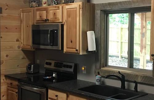 Mountain Home Cabin | #4 Fall Creek Cabins family friendly 1 mile from Lake Norfork , Mtn. Home Ar.