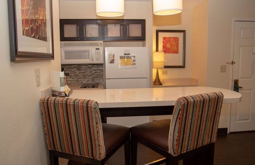 Vance Jackson Apartment | 4 Family-friendly Suites w/Full Kitchens! Pets are Welcome! With Outdoor Pool!