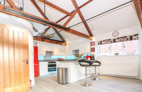 Salisbury Cottage | 4 HOLT COURT, family friendly, character holiday cottage in Salisbury
