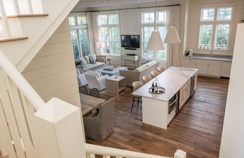 Watercolor House | 4 KINGS/2 MASTERS/BUNK ROOM/OUTDOOR FIREPLACE/BIKES/CAMP WATERCOLOR