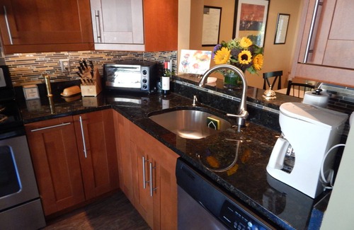 Newington House | 4 Levels Of Comfortable Townhome With Modern Features.