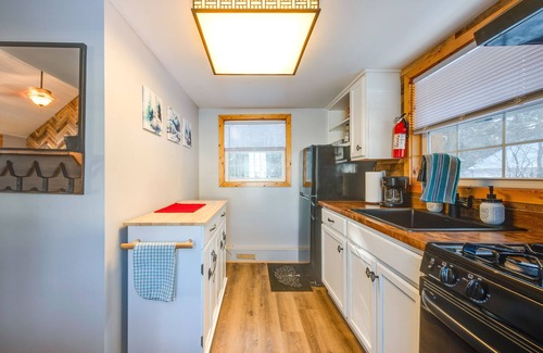 Blakeslee Cabin | 4 Mi to Big Boulder Lake: Poconos Cabin Escape!