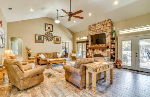 Stephenville House | 4 Mi to Dtwn Home with Pool in Stephenville!