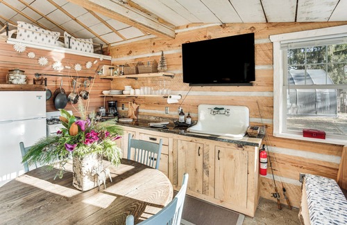 Elk River Apartment | 4 Mi to Main Street: Riverfront Minnesota Cabin