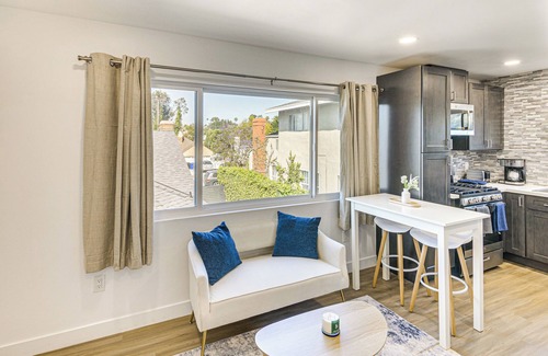 View Park-Windsor Hills House | 4 Mi to SoFi Stadium: Pet-Friendly LA Area Home