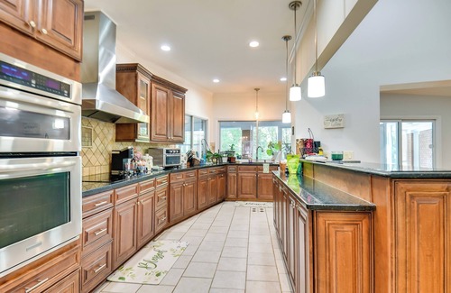 Athens House | 4 Mi to UGA: Pet-Friendly Home in Athens