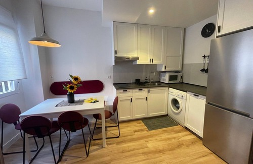 Villa de Vallecas Condo | 4 minutes walk from the subway, 3 bedrooms with en suite bathroom