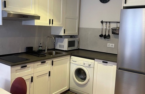 Villa de Vallecas Condo | 4 minutes walk from the subway, 3 bedrooms with en suite bathroom