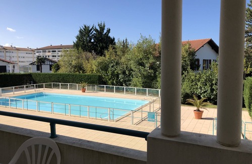 Ciboure Apartment | 4 people 2 rooms, terrace, renovated swimming pool golf sea surf - D