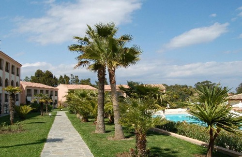 Linguizzetta Apartment | 4 pers apartment in residence with 2 swimming pools 200 meters from the sea