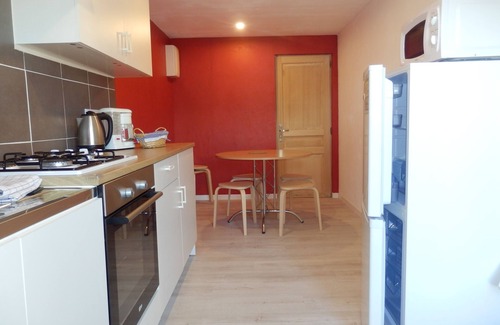 Jassat Apartment | 4-person apartment at the gateway to Cézallier