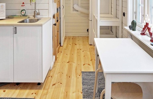Grisslehamn House | 4 person holiday home in GRISSLEHAMN