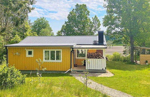 Fargelanda House | 4 person holiday home in FÄRGELANDA
