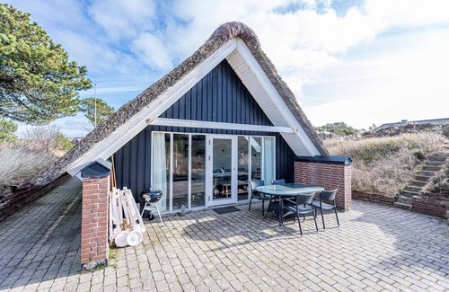 Henne Strand House | 4 person holiday home in Henne