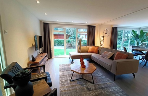 Beekbergen-Zuid House | 4 persons chalet with 2 bedrooms and a terrace
