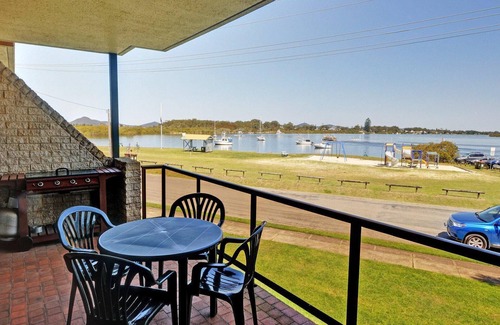 Hawks Nest Apartment | 4 Rio Vista! - spectacular views of the Myall River