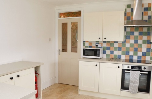 Sandilands Cottage | 4 ROMAN BANK, pet friendly, with open fire in Sutton-On-Sea