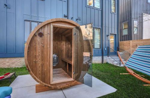 Hurwood Heights House | 4 Rooftop Decks 4 Hot Tubs Game Rooms & Sauna