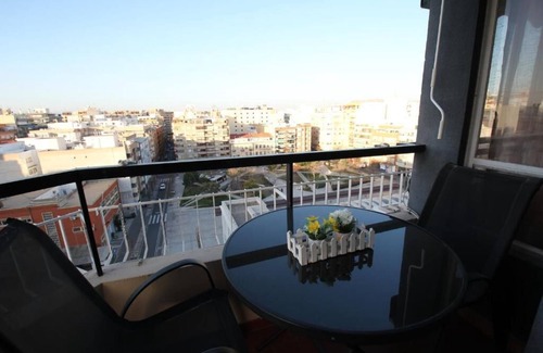 Alicante Apartment | 4 ROOMS+ SENECA CENTER APARTMENT