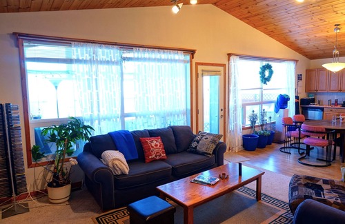 Saint Ambroise Cabin | 4-season home on Lake Manitoba
