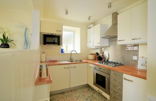Lyme Regis Cottage | 4 ST MICHAELS HOUSE, romantic, country holiday cottage in Lyme Regis