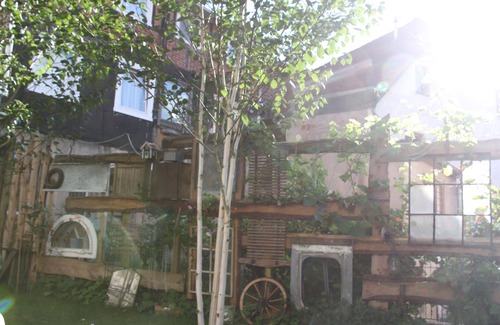 Luebz House | 4 star cottage with garden by the brook, art and antiques to 7 people