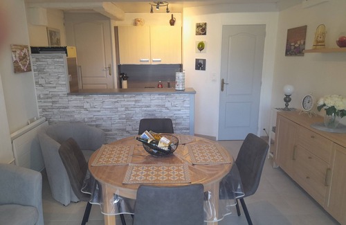 Ver-sur-Mer Cottage | 4-star gite renovated in 2024 quiet 200m from the beach PMR-equipped