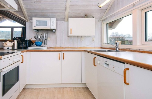 Mommark Strand House | 4 star holiday home in Sydals