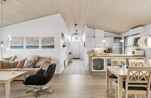 Hou House | 4 star holiday home in Hals