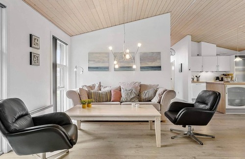 Hou House | 4 star holiday home in Hals